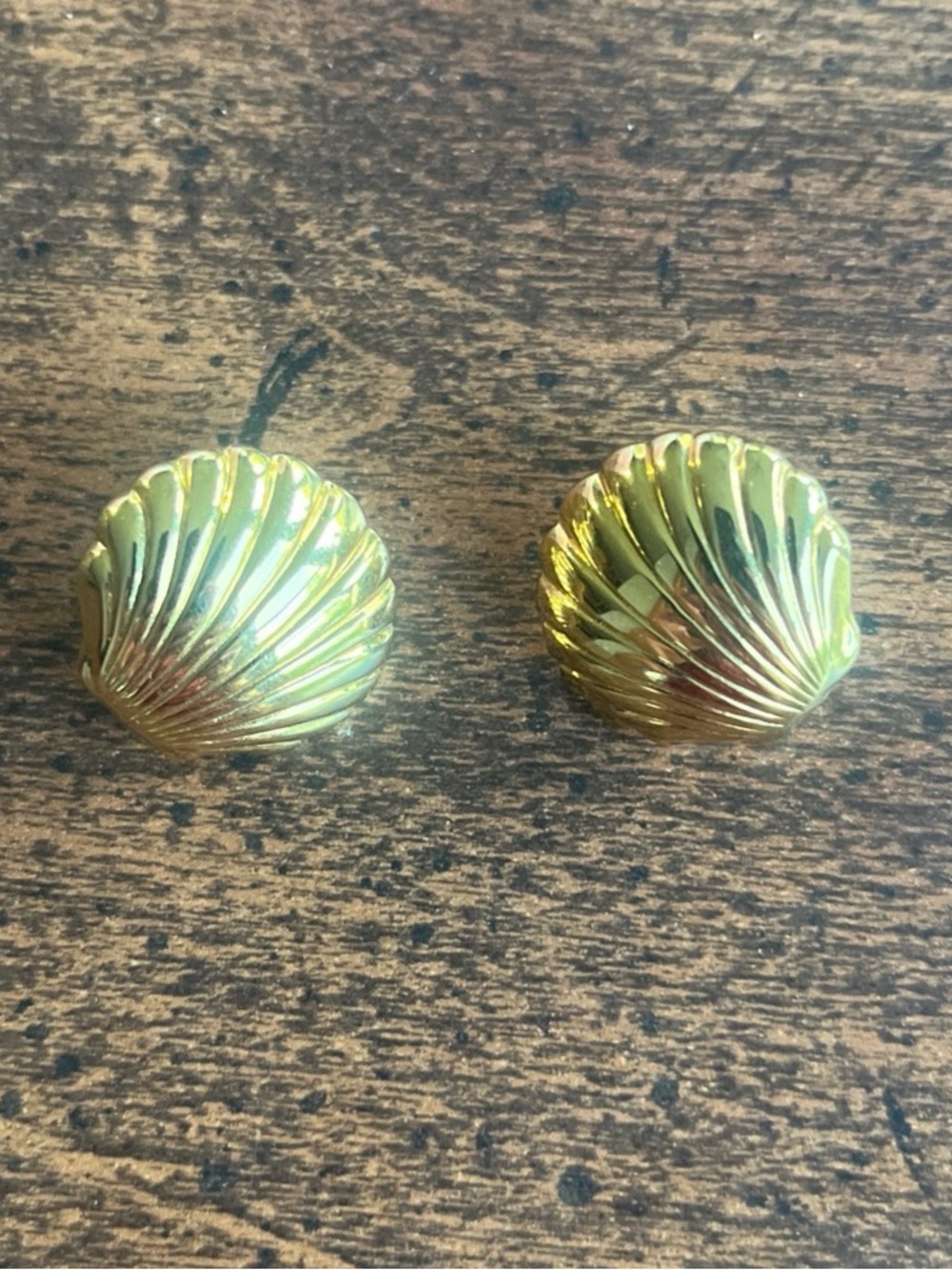 Vintage Gold Tone Seashell Clip On Earrings Scallop Shell Nautical Coastal